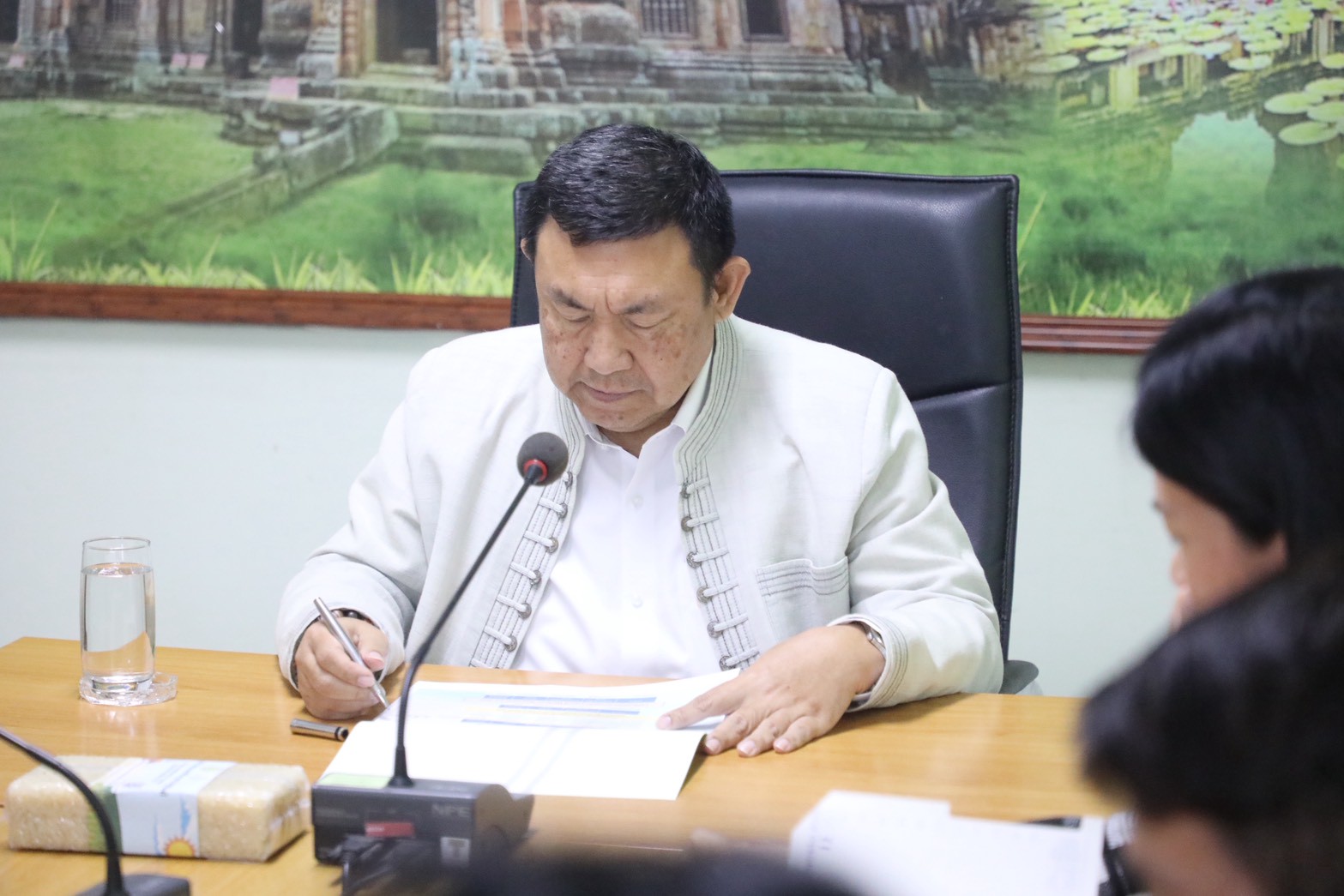 title - เลขาธิการ ส.ป.ก. ตรวจเยี่ยม ส.ป.ก.บุรีรัมย์ ในวาระองคมนตรี เป็นประธานในการเปิดสำนักงานสถานีวิจัยการเกษตรและพัฒนาโครงการหลวงโนนดินแดง ณ จังหวัดบุรีรัมย์